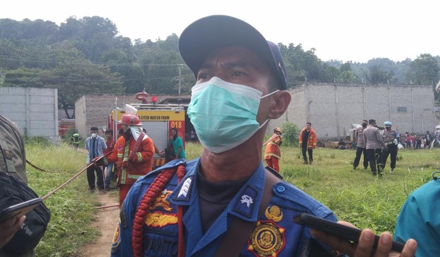 Komandan Pleton Damkar Kota Bandar Lampung, Riswanto. | Foto: Bella Sardio/ Lampung Geh