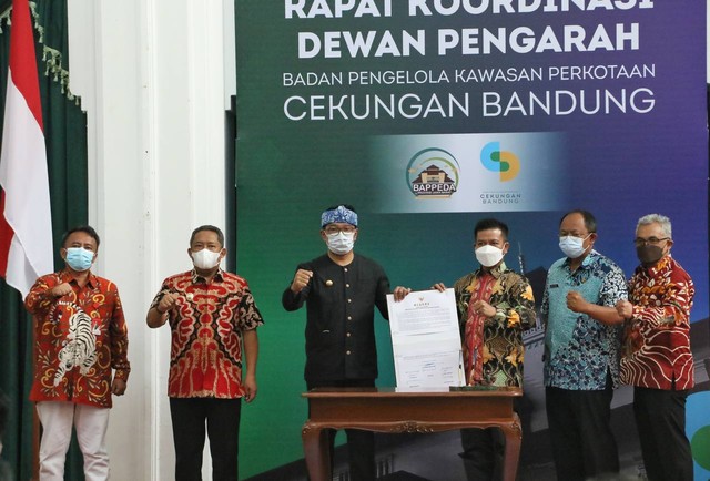 5 Pemda Bertemu Bahas Penyelesaian Masalah Pokok di Cekungan Bandung (109573)