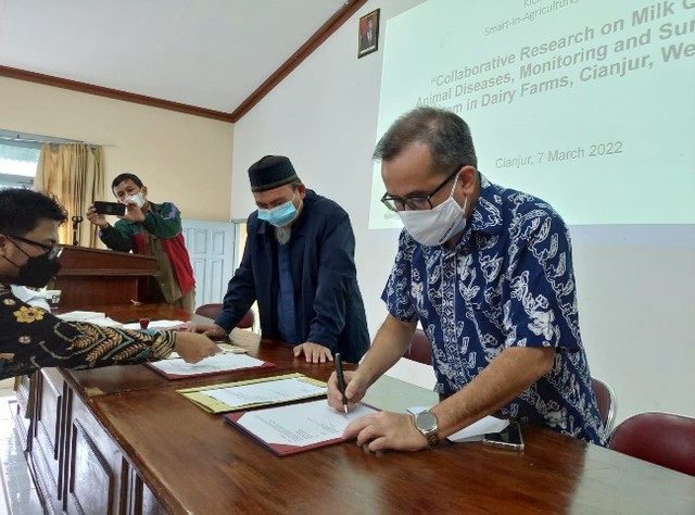 Kolaborasi Riset IPB University dan Wageningen University Kembangkan Smart Farming Peternakan Sapi Perah di Indonesia