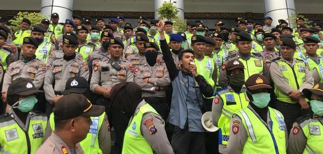 Orasi Presidium Kesatuan Aksi Rakyat Muda Indonesia (KARMI)