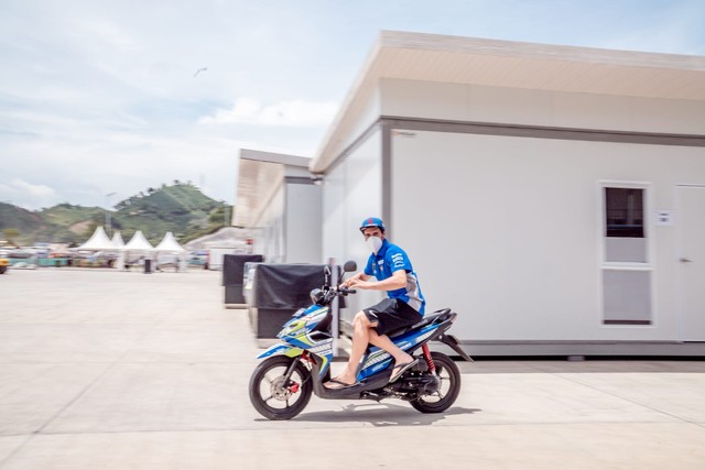 Suzuki Nex yang jadi armada operasional resmi Team Suzuki Ecstar MotoGP 2022 Mandalika. Foto: dok. Suzuki Indonesia
