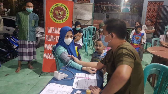 BINda Sulawesi Utara dan Majelis Taklim Jami Istiqlal Airmadidi, Minut memberikan Vaksinasi bagi Jama'ah Masjid dan warga sekitar.