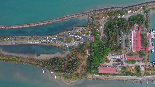 Suasana Pelabuhan Ulee Lheu di hari keempat Idul Fitri 1443 H. Foto: Irvan/Dishub Aceh