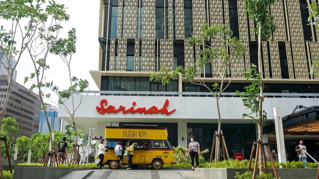 Kedai kopi berjalan 'Filosofi Kopi' yang berada di area Plaza Sarinah, Senin (21/3/2020). Foto: Iqbal Firdaus/kumparan