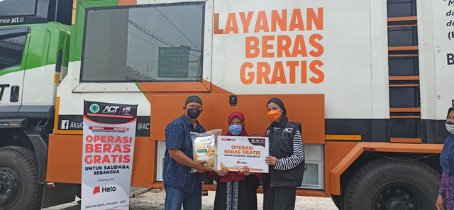 Nabila Abdat Ikut Operasi Beras Gratis Bersama Humanity Rice Truck (271665)
