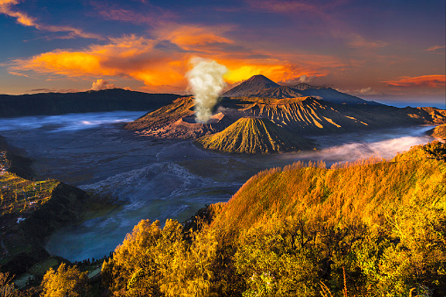 Mengapa Banyak Dijumpai Gunung Berapi di Indonesia?, Foto: Pixabay 