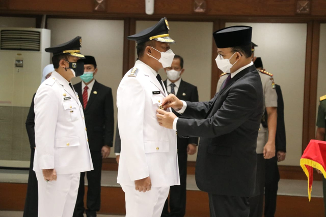 Gubernur DKI Jakarta Anies Baswedan lantik tujuh pejabat tinggi pratama. Foto: Pemprov DKI Jakarta