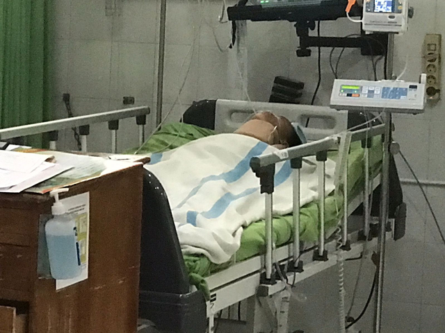 Korban dugaan bullying yang saat ini menjalani perawatan di ruang ICU RS Sobirin Musi Rawas, Sumsel. (foto: istimewa)