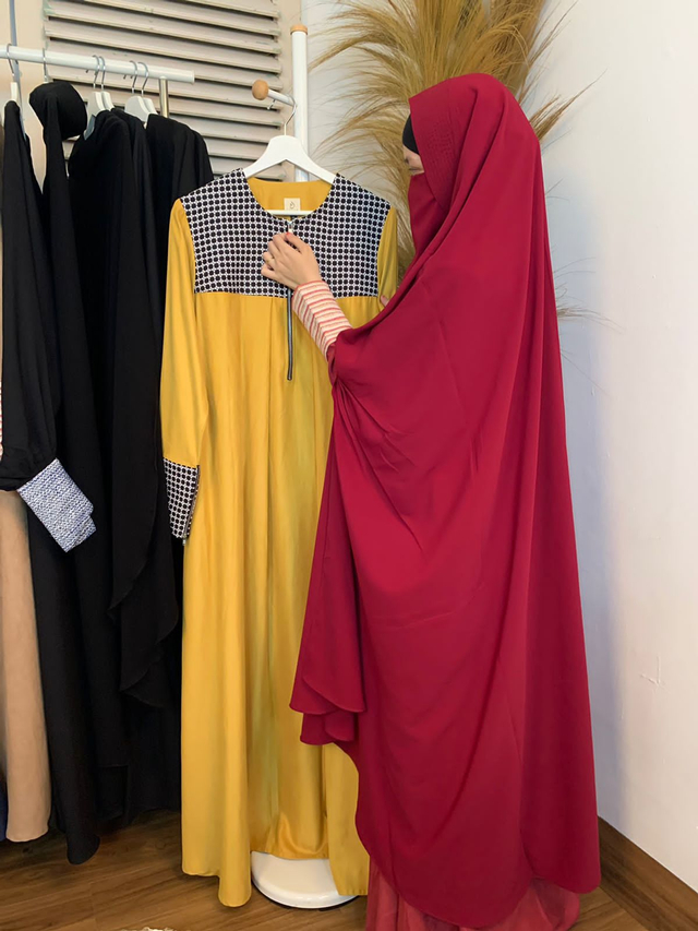 Brand Ainaa lekat dengan fashion moslem syar'i