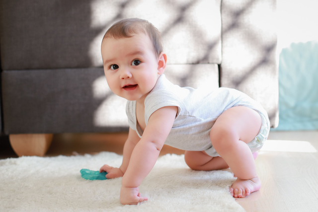 Ilustrasi bayi usia 7 bulan. Foto: Shutter Stock