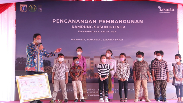 Gubernur DKI Jakarta Anies Baswedan di Pencanangan Pembangunan Kampung Susun Kunir, Kamis (14/10). Foto: Dok. Istimewa