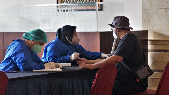 Pemprov DKI Jakarta menyambut kedatangan atlet beserta tim official Kontingen DKI Jakarta dengan menyiapkan fasilitas karantina di hotel.  Foto: PPID DKI Jakarta