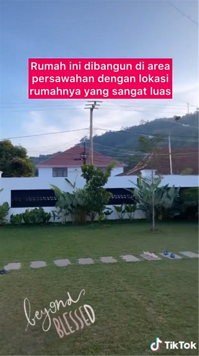 Melihat Rumah Rp 20 Miliar Milik Orang Tua Rossa, Dibangun di Lahan yang Luas (59582)