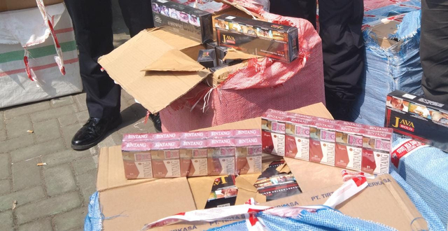Modus Pindahan, Truk Berisi Ribuan Rokok Ilegal Diamankan Bea Cukai Sumbagbar (1)