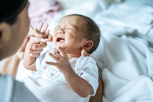 Cara mengobati batuk pilek pada bayi 2 bulan