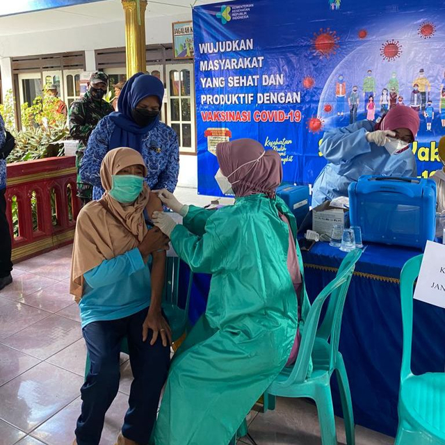 Mahasiswa PMM UMM Turut Serta Menyukseskan Program Vaksinasi Pemerintahan Malang (42956)