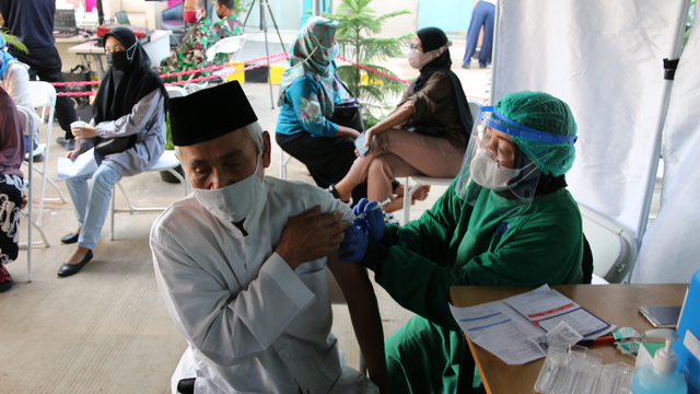 Vaksinasi di Jakarta. Foto: Pemprov DKI Jakarta