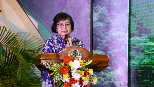 Menteri LHK Siti Nurbaya pada penyerahan penghargaan KALPATARU tahun 2021, Jakarta, Kamis (14/10). Foto: KLHK