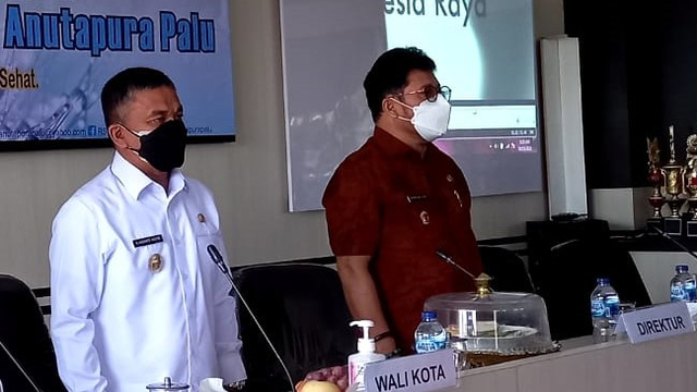 Wali Kota Palu Hadianto Rasyid (kiri) Minta RS Anutapura: Beri Kenyamanan Dokter Agar Masyarakat Terlayani. Foto: Humas Pemkot Palu