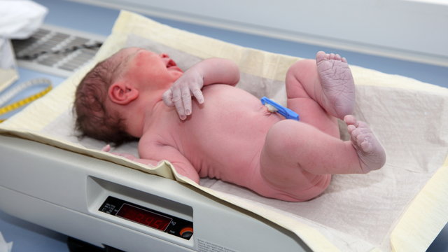 Ilustrasi bayi baru lahir terkena herpes. Foto: Shutter Stock