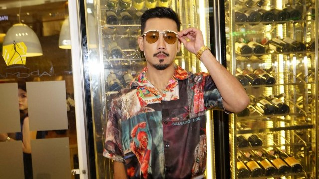 Ekspresi Denny Sumargo Saat Melihat Netizen Mirip dengan Istrinya (197171)