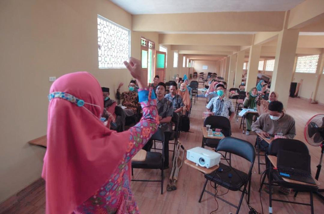 Situasi Pusat Belajar Mengaji dengan Training of Trainer menambah wawasan bagi para guru ngaji di wilayah Lampung Utara. (Kamis, 14/10) Dok Dompet Dhuafa.