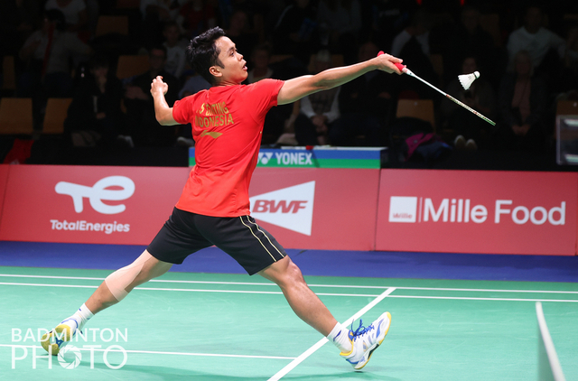Anthony Ginting saat bertanding melawan Viktor Axelsen
dari Denmark di Thomas Uber Cup.
Foto: Yves Lacroix/Badmintonphoto/BWF