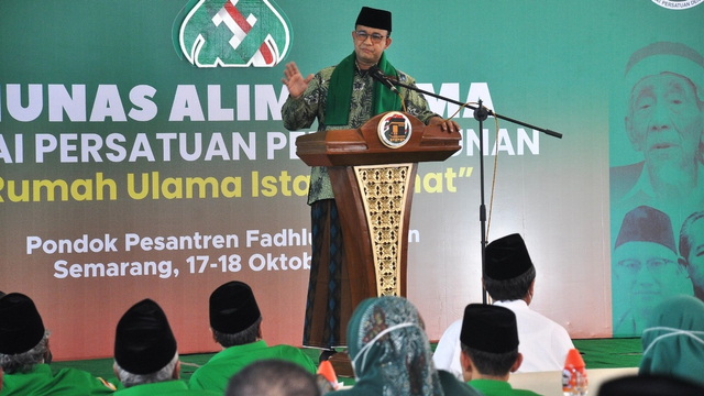 Gubernur DKI Jakarta Anies Baswedan saat menghadiri Musyawarah Nasional (Munas) Alim ulama Partai Persatuan Pembangunan (PPP) di Pondok Pesantren Fadlul Fadlan, Semarang, Jawa Tengah. Foto: Dok. Istimewa