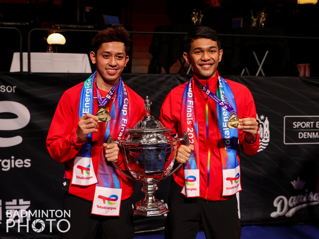 Ganda putra Indonesia Fajar Alfian dan Muhammad Rian Ardianto merayakan gelar juara Piala Thomas 2020.  Foto: Yohan Nonotte/Badmintonphoto/BWF
