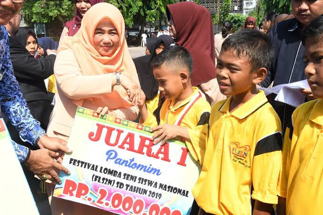 Pengertian bela negara salah satunya adalah ikut berprestasi dalam kegiatan sekolah. Foto: Dinas Pendidikan Kabupaten Bengkalis