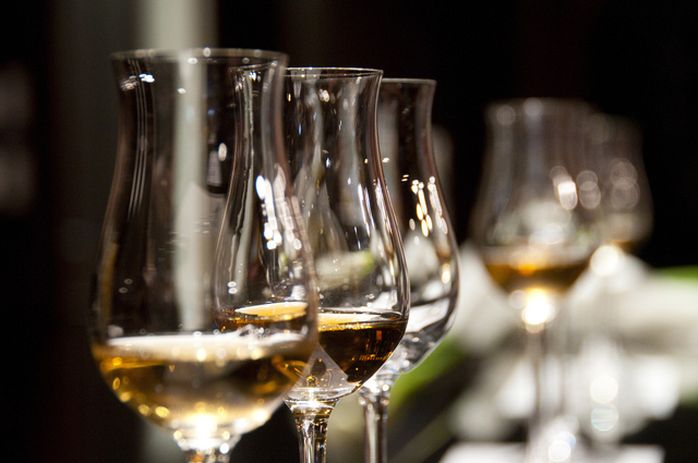 Sebuah gelas bukan hanya tentang wadah untuk minum. Foto: Free Photos from Pixabay.