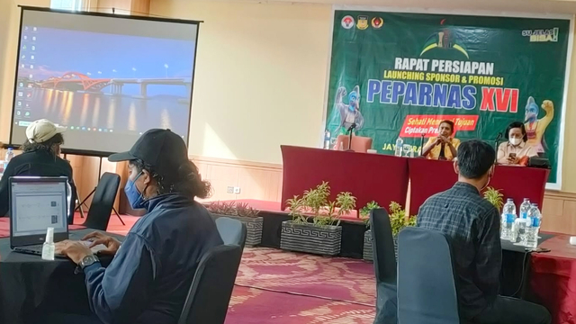 Rapat persiapan peluncuran sponsor Peparnas XVI Papua. (BumiPapua.com/Katharina) 