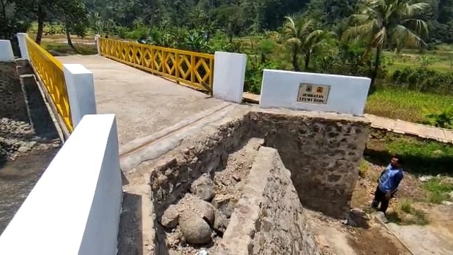 Jembatan Leuwi Dahu di Kampung Cibitung Muara, Desa Cibokor, Kecamatan Cibeber, Kabupaten Cianjur, Jawa Barat. Foto: Dok. Istimewa