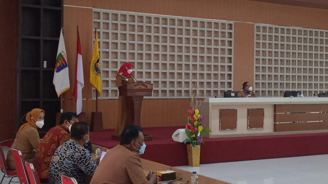 Lantik Jajaran Pejabat, Wali Kota Bandar Lampung Minta PDAM Berbenah (1)