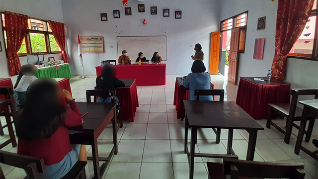 Pertemuan antara pihak GAMKI Sulut dan GPS dengan para siswa korban dugaan pelecehan yang dilakukan oleh oknum guru di SMA Motoling
