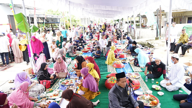 Pernak-pernik Peringatan Maulid Nabi Muhammad SAW 1443 H di Pulau Bangka (42048)