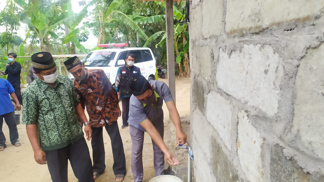 IZI Yogyakarta Resmikan Sumur Bor di Dusun Kayugerit (79130)