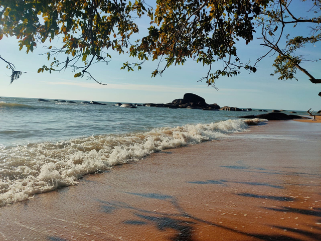 Keindahan Pantai Temajuk (Foto Pribadi Aldi Firmansyah)