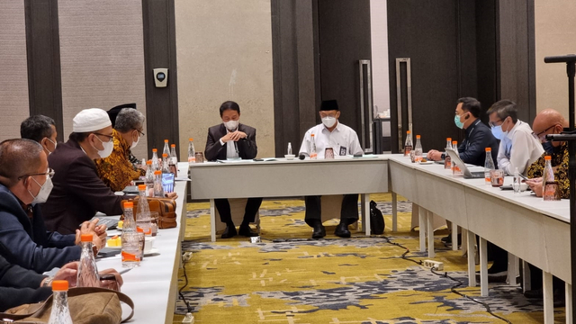 Ditjen Penyelenggaraan Haji dan Umrah (PHU) menggelar focus group discussion (FGD) dengan asosiasi Penyelenggara Perjalanan Ibadah Umrah (PPIU), Selasa (19/10). Foto: Kemenag RI