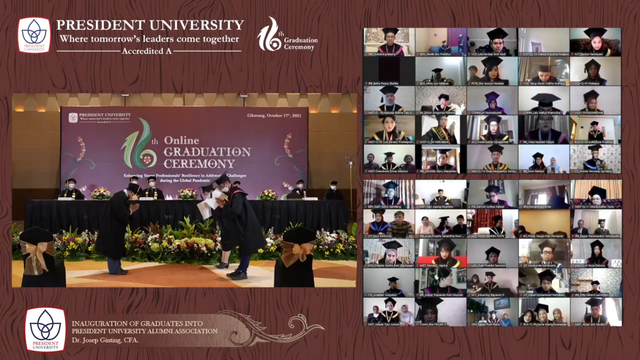 President University menggelar wisuda ke-16 dan mengukuhkan 861 lulusan sarjana dan magister pada hari Minggu (17/10/2021). (Foto: President University/Youtube).
