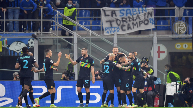 Selebrasi pemain Inter Milan usai mencetak gol ke gawang Sheriff Tiraspol pada pertandingan Grup D Liga Champions di San Siro, Milan, Italia. Foto: Daniele Mascolo/REUTERS