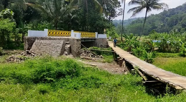 Jembatan Leuwi Dahu di Kampung Cibitung Muara, Desa Cibokor, Kecamatan Cibeber, Kabupaten Cianjur, Jawa Barat. Foto: Dok. Istimewa