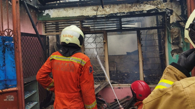 11 Rumah di Grogol Petamburan, Jakbar, Hangus Terbakar (83113)