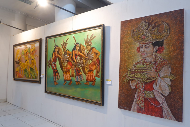 Melihat Pameran Seni Rupa di Gedung Dewan Kesenian Lampung (2)