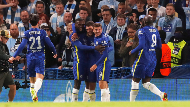 Selebrasi pemain Chelsea usai mencetak gol ke gawang Malmo FF pada pertandingan Grup H Liga Champions di Stamford Bridge, London, Inggris. Foto: Matthew Childs/REUTERS