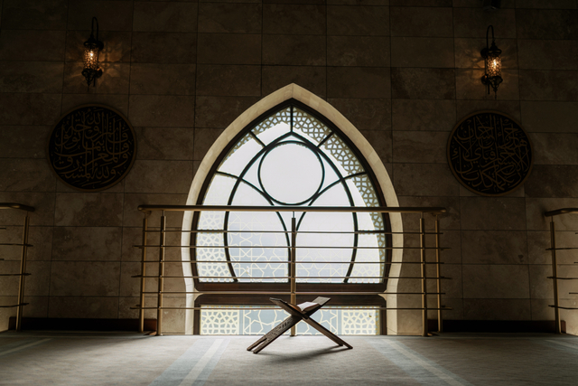 Makna Surat Al Qalam Ayat 4 tentang Akhlak Rasulullah yang Luhur (82148)