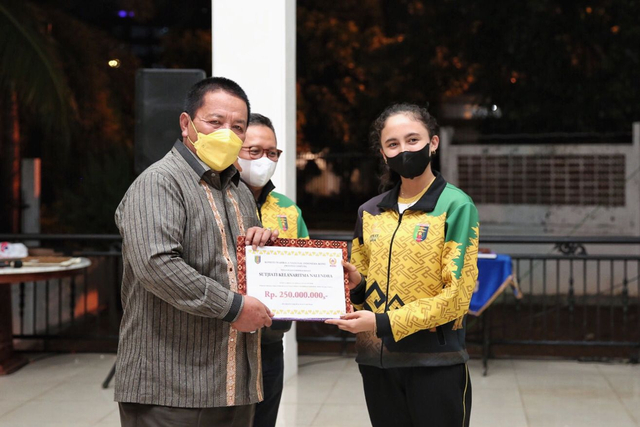 Gubernur Lampung Beri Penghargaan dan Bonus untuk Atlet Peraih Medali PON Papua (2)