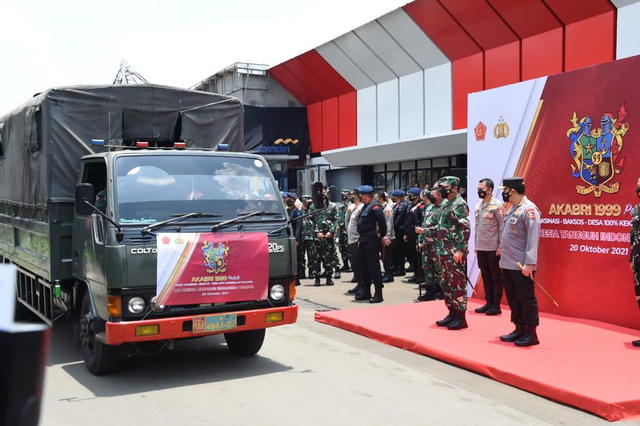 Percepat Vaksinasi, Panglima TNI Kirim 322 Nakes ke Tangerang dan Bogor (181055)