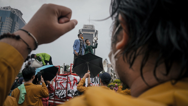 Demo 7 Tahun Kepemimpinan Jokowi. Foto: Jamal Ramadhan/kumparan