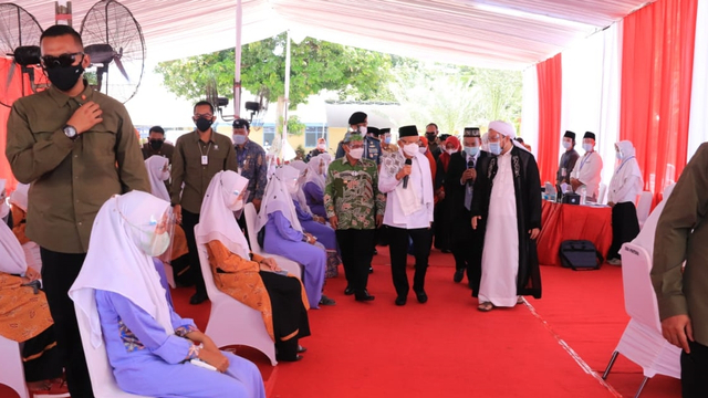Ma'ruf: Penularan Kini Sudah Turun tapi Kita Antisipasi Gelombang Ketiga (7051)